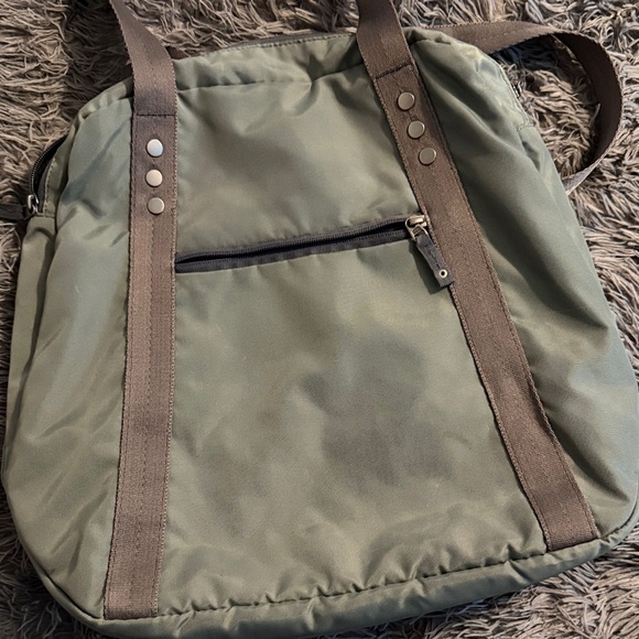 Columbia Sage Green Tote with Gray Straps - Picture 5 of 7